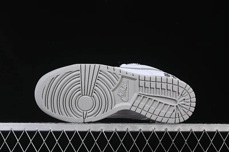 All Categories Nk SB Dunk Series Nk SB Dunk Low Low-top sneakers Supreme x Nike Dunk SB Dunk Low joint white low-top casual skateboard shoes HQ8487-100